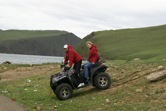 Тест-драйв квадроцикла CF625-X6 EFI на берегу великого озера Байкал