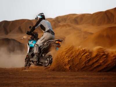 Правила использования переднего и заднего тормоза мотоцикла