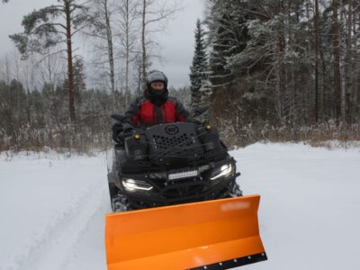 Уборка снега квадроциклом или мотовездеходом