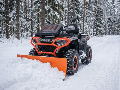 Как использовать квадроцикл для уборки снега