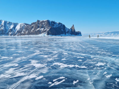Ежегодное ледовое путешествие по льду озера Байкал
