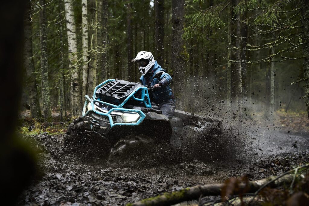 Лучшие квадроциклы CFMOTO для езды и гонок по грязи