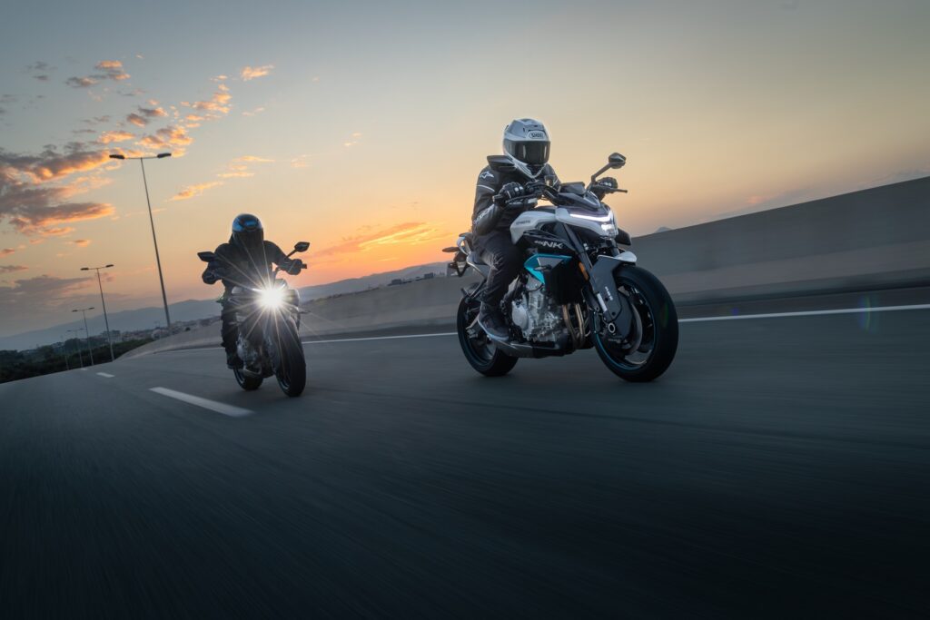 Как ездить на мотоцикле колонной в группе