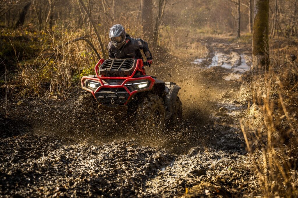 Стоит ли брать CFMOTO MV на замену Outlander XMR: детальное сравнение грязевых квадриков
