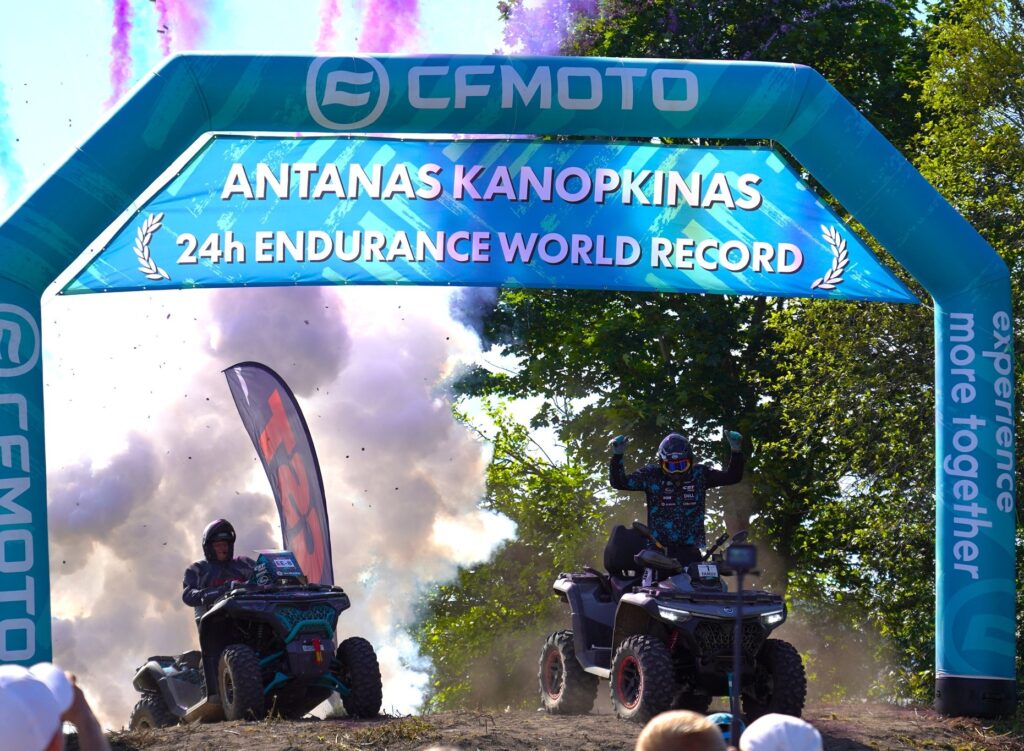 Пилот на CFMOTO CFORCE 800 HO EPS установил новый мировой рекорд!