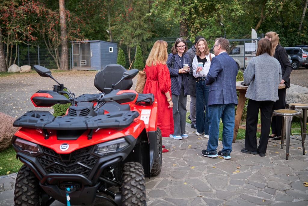 Ключи от новенького СFMOTO CFORCE 500 EPS вручены победителю народного голосования в рамках XX Премии «Внедорожник года – 2025»