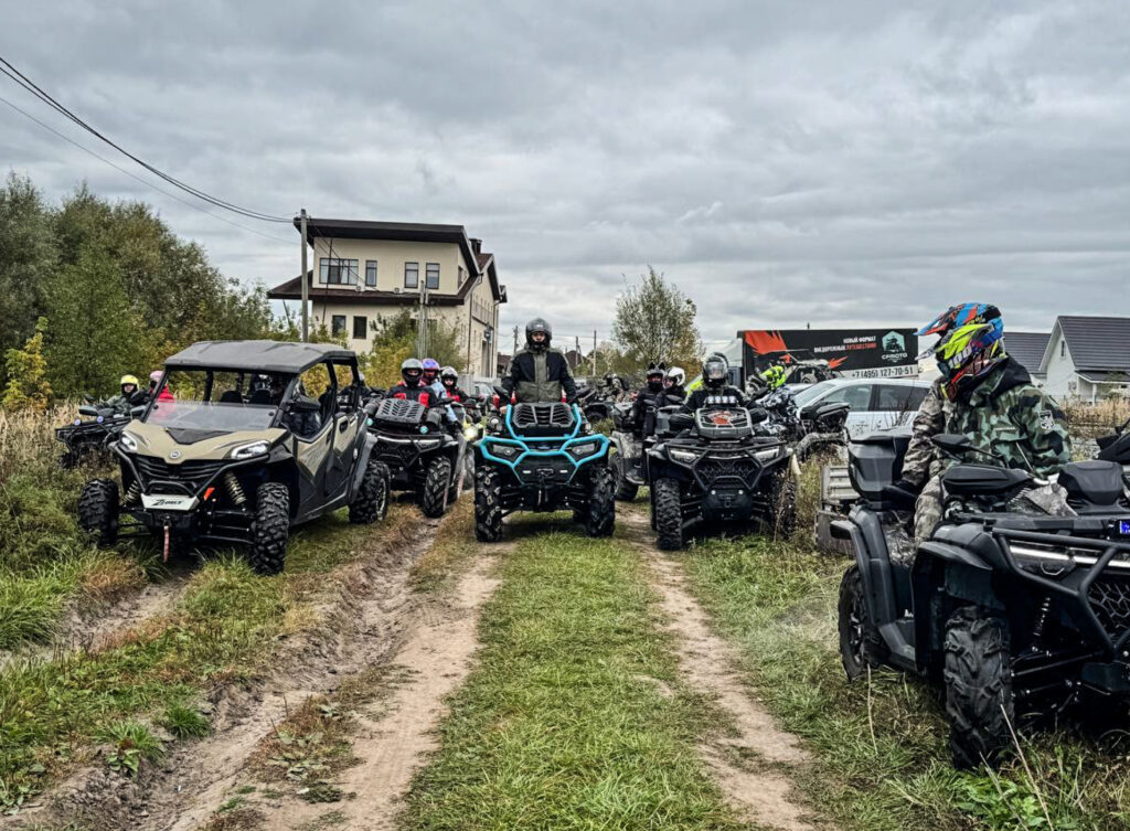 Команда ATVARMOR CLUB отметила «Всемирный день туризма» в деревне Федора Конюхова