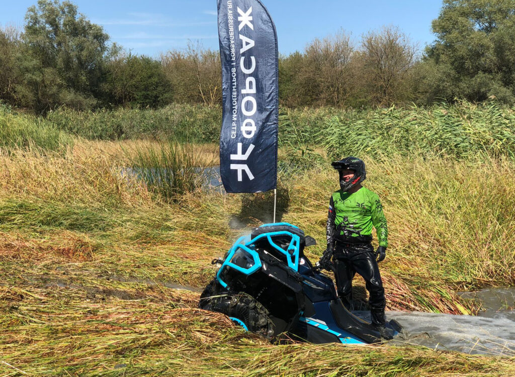 Большой тест-драйв на болотах «Mud Version Day»