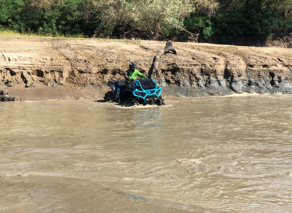 Большой тест-драйв на болотах «Mud Version Day»