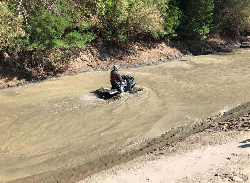 Большой тест-драйв на болотах «Mud Version Day»