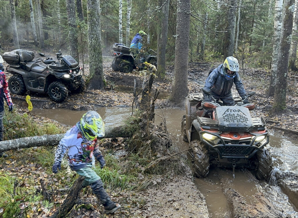 КВАДРОПУТЕШЕСТВИЕ В СЕМИОЗЕРЬЕ С КОМАНДОЙ «ИАТ СПОРТИВ»: МОЩЬ ТЕХНИКИ И МАГИЯ ПРИРОДЫ