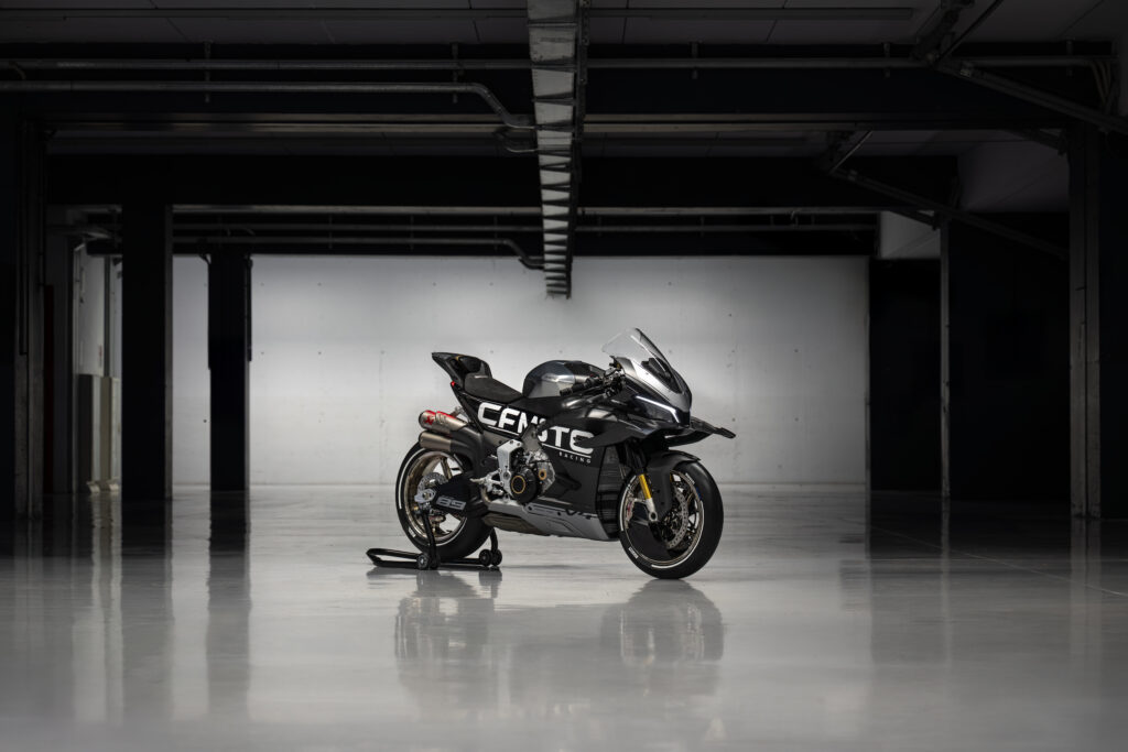 БЫСТРЕЕ В БУДУЩЕЕ: компания CFMOTO представила свои инновации на выставке EICMA 2025