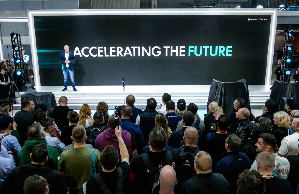 БЫСТРЕЕ В БУДУЩЕЕ: компания CFMOTO представила свои инновации на выставке EICMA 2025