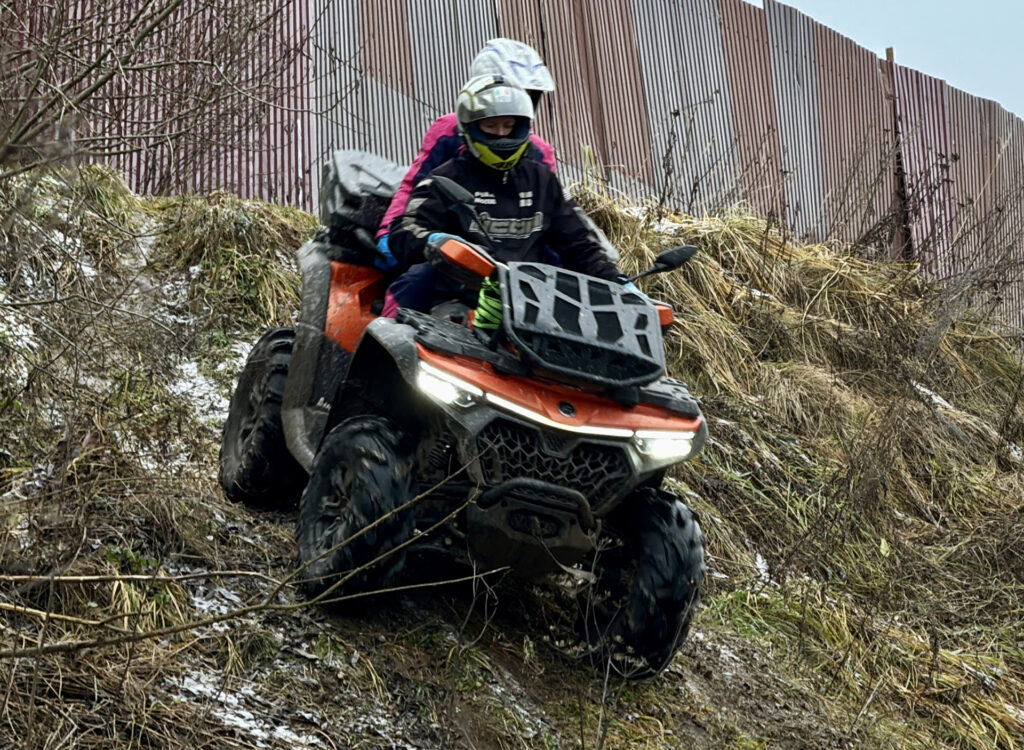 Ярко, энергично и по-своему: предновогодняя вечеринка GRIZZLY TRAVEL