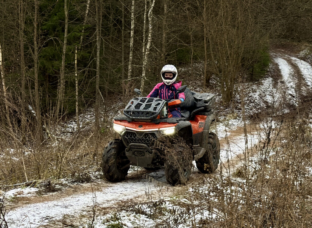 Ярко, энергично и по-своему: предновогодняя вечеринка GRIZZLY TRAVEL
