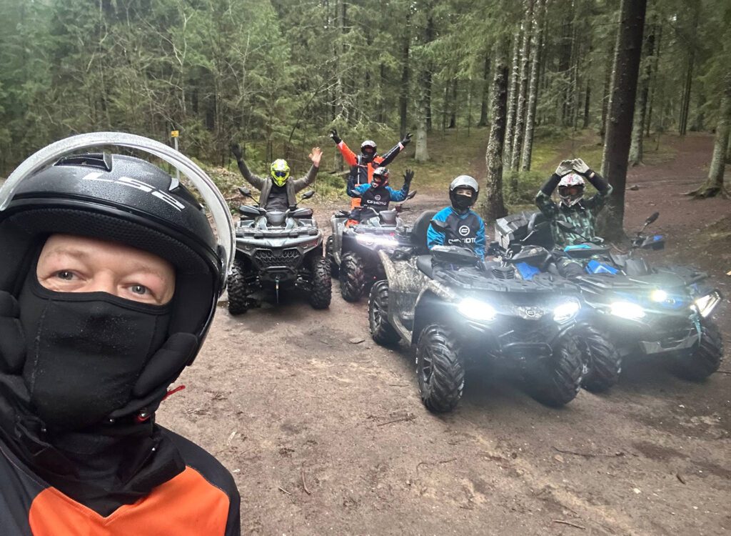 Предновогодний квадровыезд в компании «Мототрест»