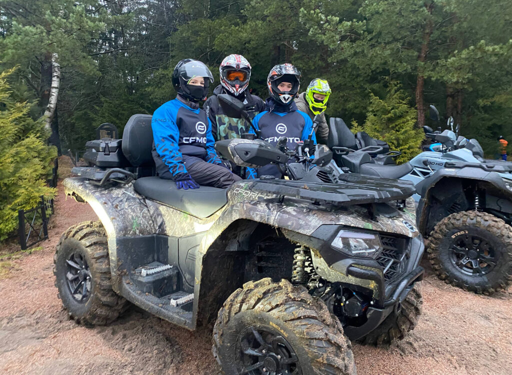 Предновогодний квадровыезд в компании «Мототрест»