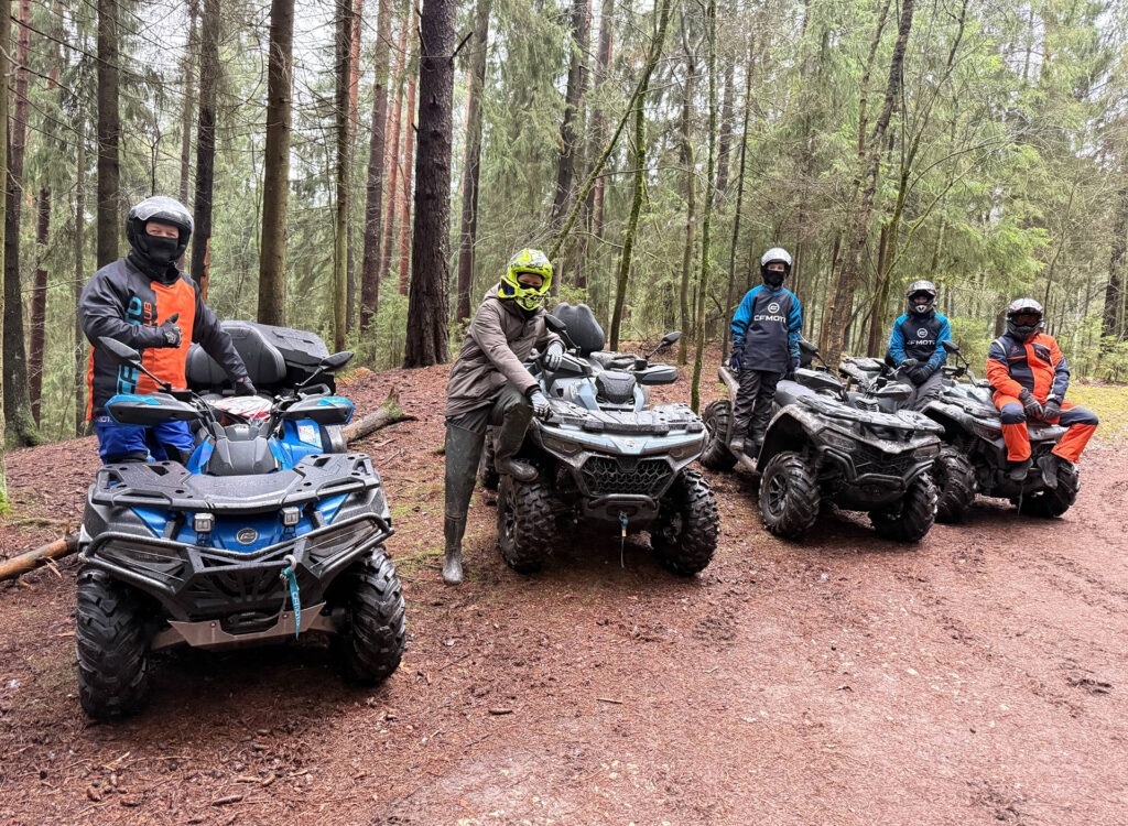Предновогодний квадровыезд в компании «Мототрест»