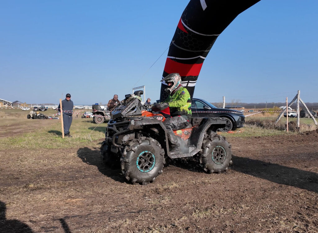 «Форсаж» на региональном турнире по гонкам с водными препятствиями