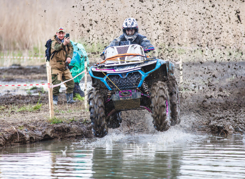 Команда CFMOTO TEAM открывает сезон яркой победой в Адыгее!