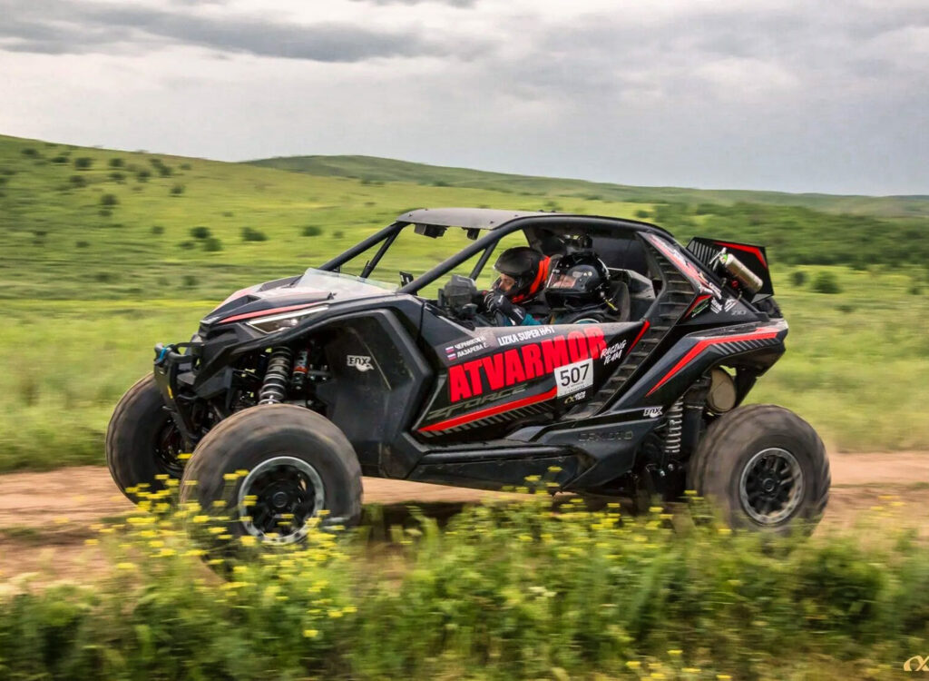 Экипаж на CFMOTO ZFORCE Z10 EPS получил награду в номинации «Самый позитивный экипаж» в гонке Alpha Race в Чечне