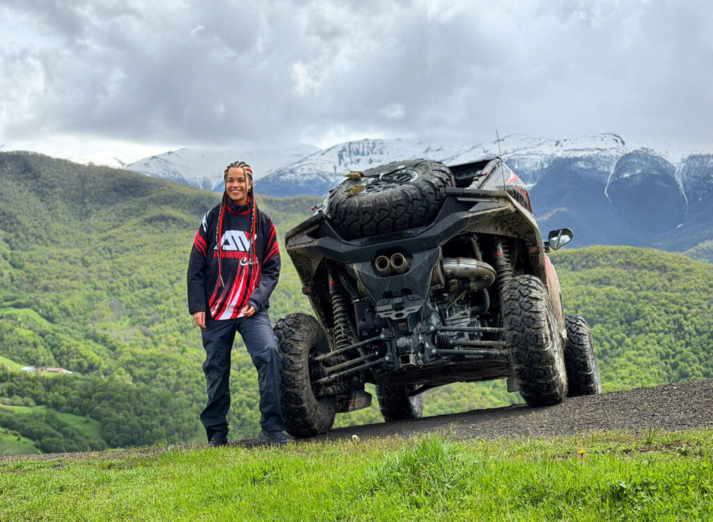 Экипаж на CFMOTO ZFORCE Z10 EPS получил награду в номинации «Самый позитивный экипаж» в гонке Alpha Race в Чечне