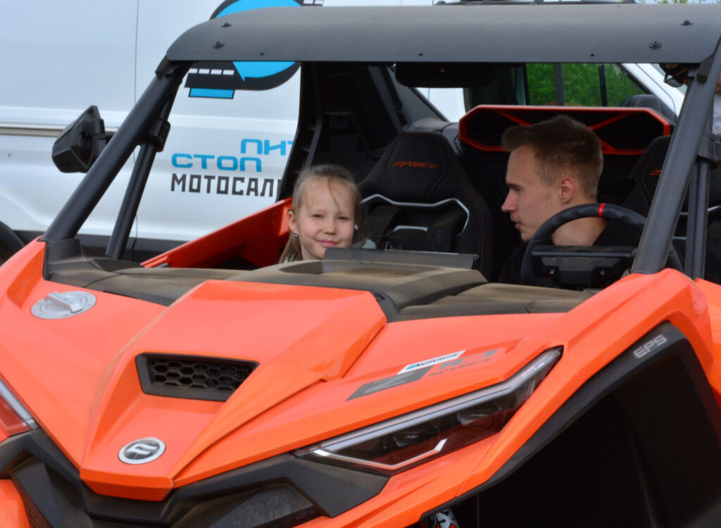 Мотосалон «ПитСтоп» представил технику CFMOTO на первом этапе чемпионата Кировской области по мотокроссу