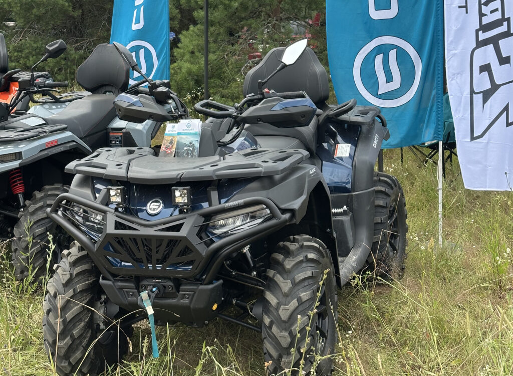 «Зеленый Свет» на BIRTHDAY PARTY: новинки CFMOTO и летний драйв на берегу озера