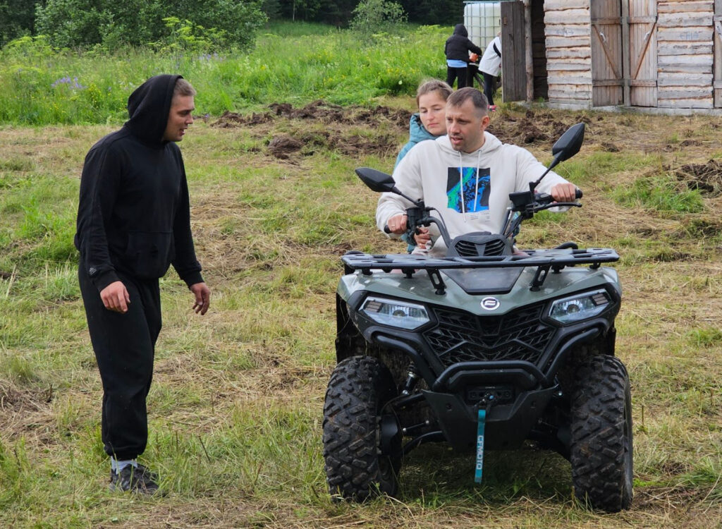 Мотосалон «ПитСтоп» представил технику CFMOTO на празднике «Иван Купала на Немде»
