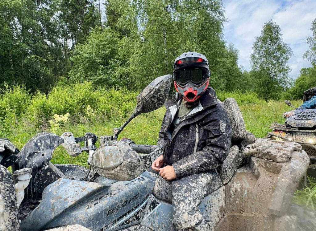 GRIZZLY TRAVEL: грязь, драйв и отличная компания!