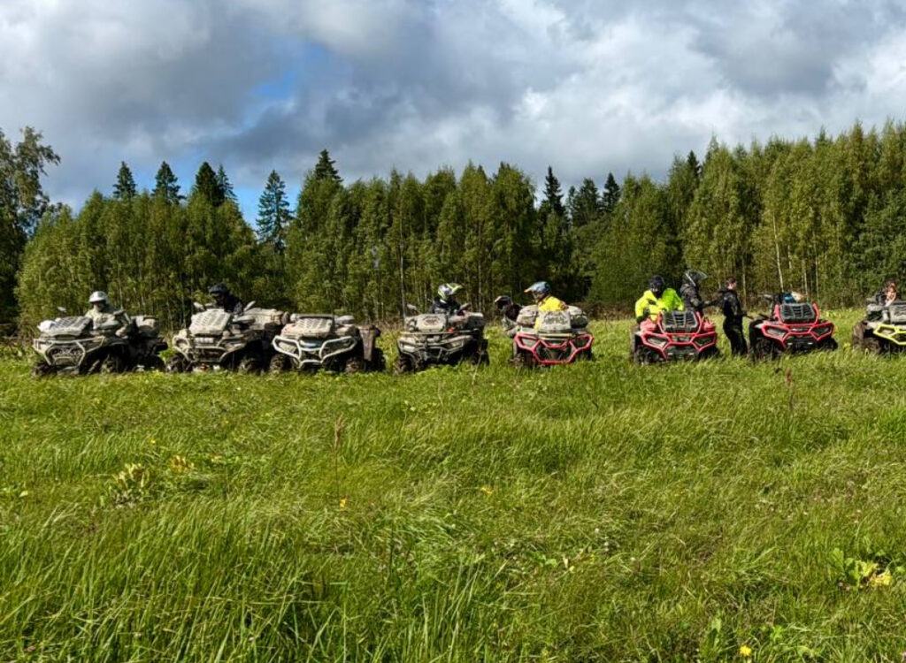 12 экипажей, бездорожье и история: новый выезд GRIZZLY TRAVEL